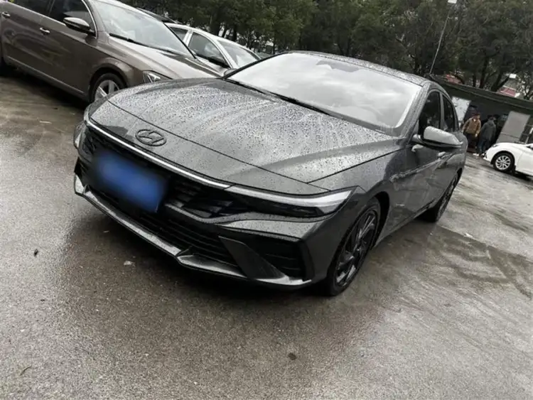 Elantra 2023 1.5L CVT LUX Premium Edition
