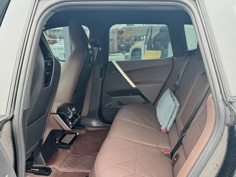 BMW iX 2023 xDrive40