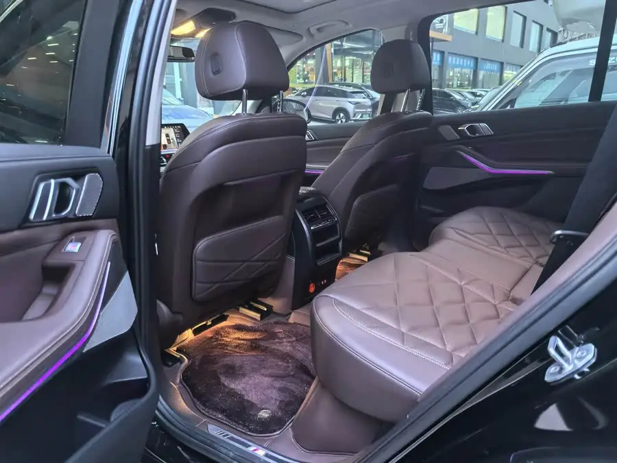 بي إم دبليو X5 2022 xDrive 30Li حزمة M الرياضية الفاخرة