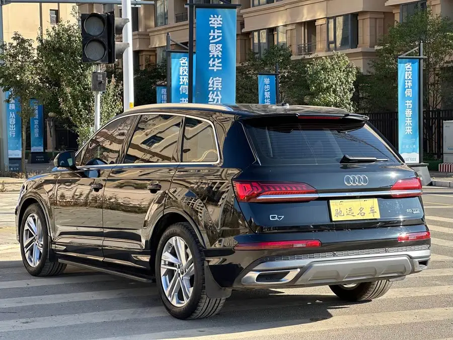 Audi Q7 2023 45 TFSI quattro S line Sport