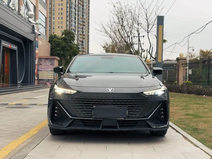 Changan UNI-V 2023 1.5T Premium