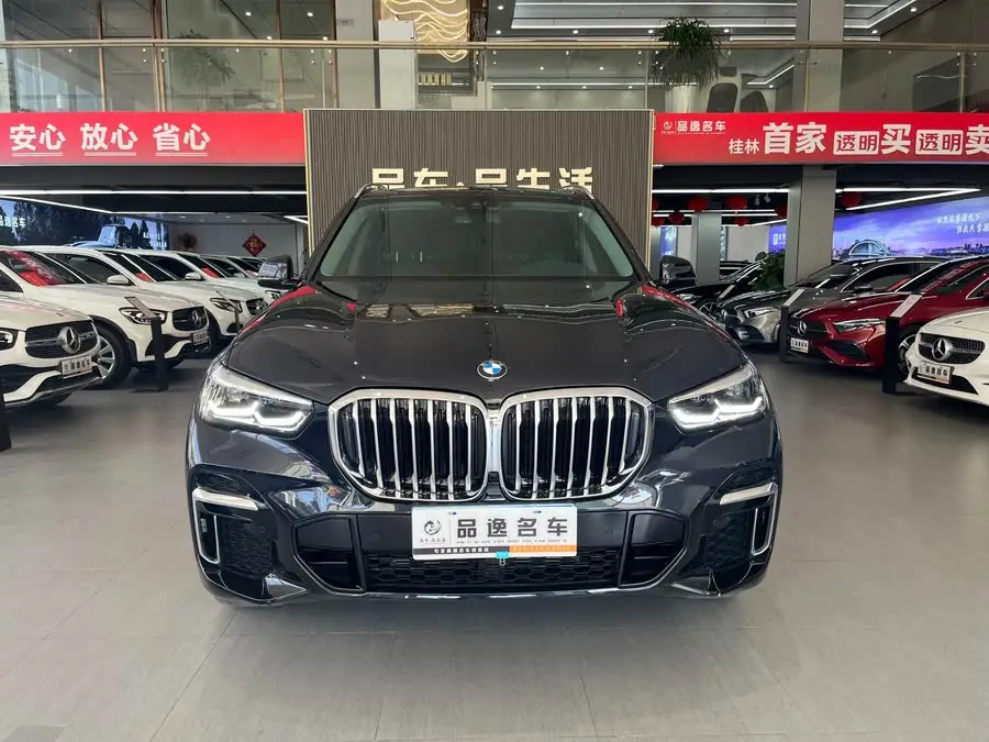 بي إم دبليو X5 2022 طراز مُحسّن xDrive 30Li حزمة رياضية M