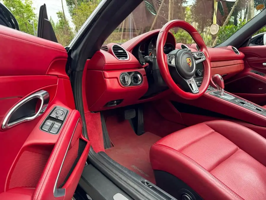 Porsche 718 2022 Model Boxster 2.0T