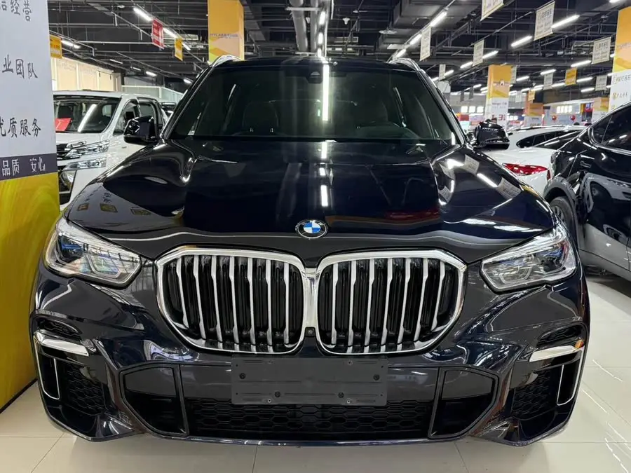 BMW X5 2022 xDrive 40Li M Sport Package