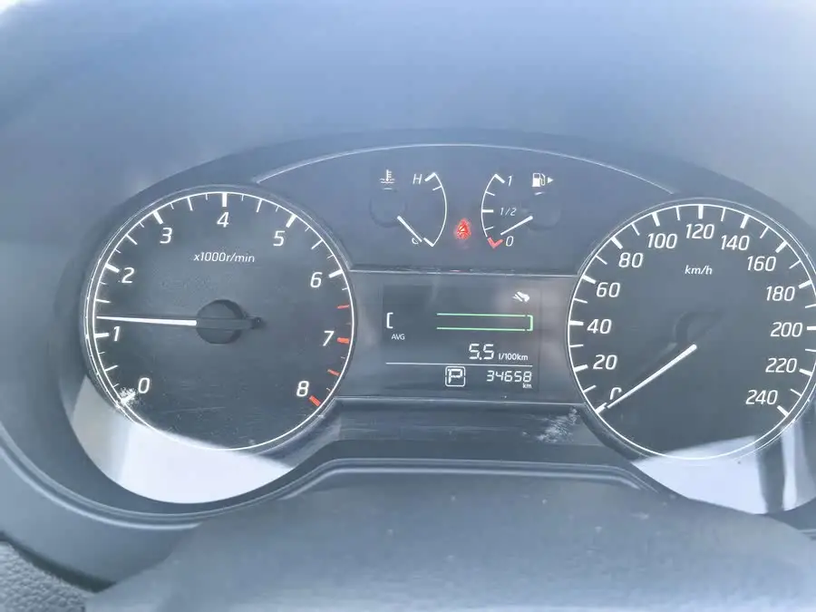 نيسان تييدا 2021 1.6 لتر CVT الإصدار الرائع