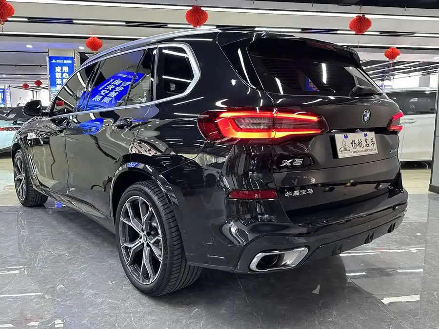 بي ام دبليو X5 2022 موديل مُحدث xDrive 40Li حزمة رياضية M