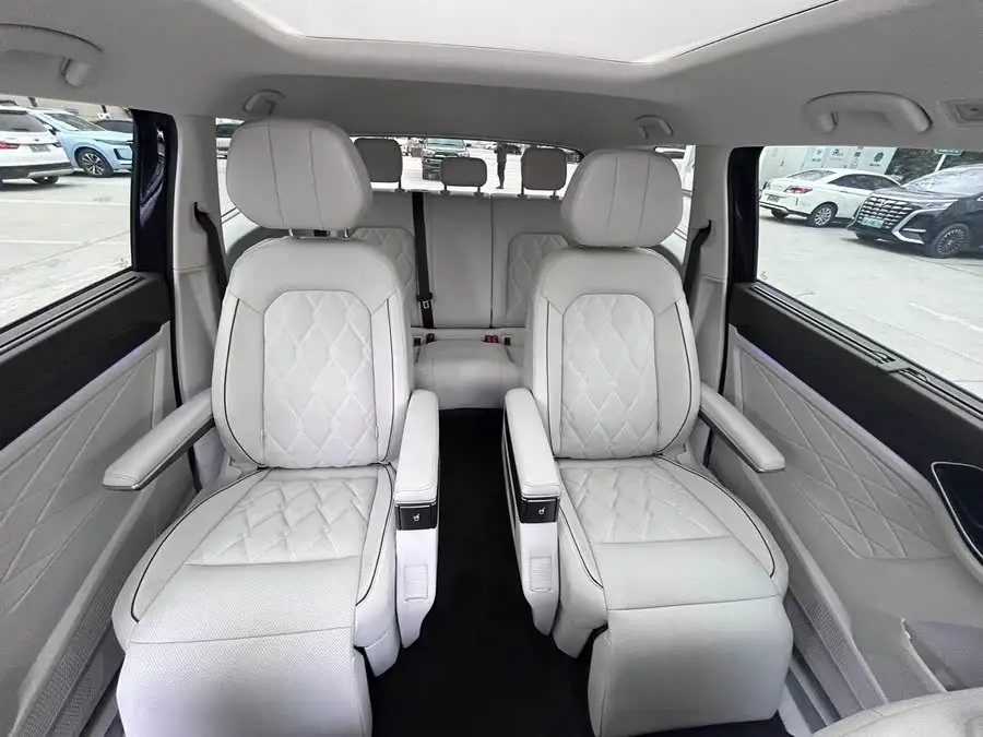 VW Viloran 2024 380TSI Premium Edition