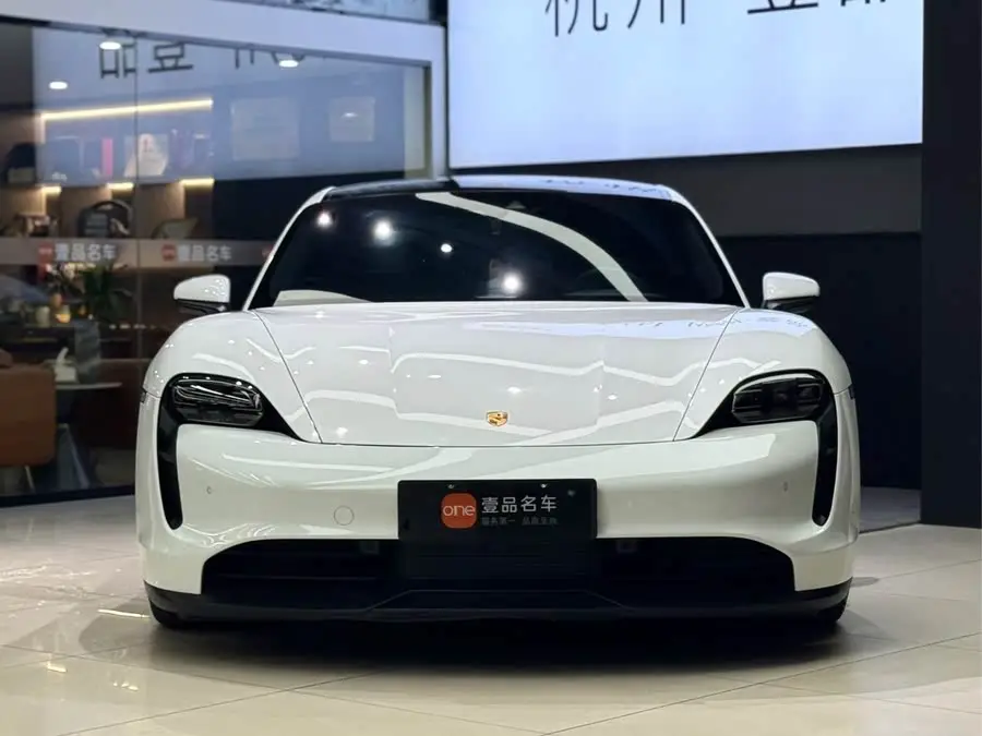 2019 بورشه تايكان 4S