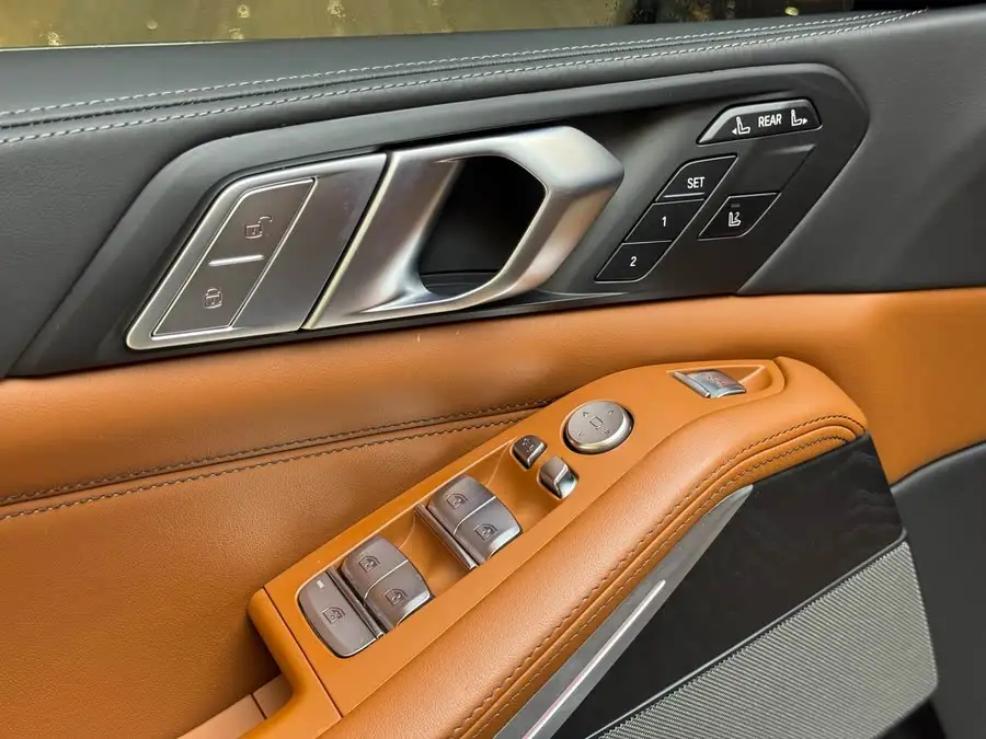 بي إم دبليو X7 2022 xDrive40i حزمة M الرياضية