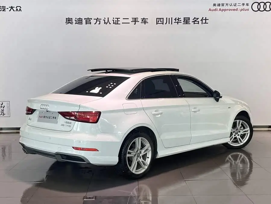 أودي A3 2020 ليموزين 35 TFSI الطراز الأنيق الوطنية V