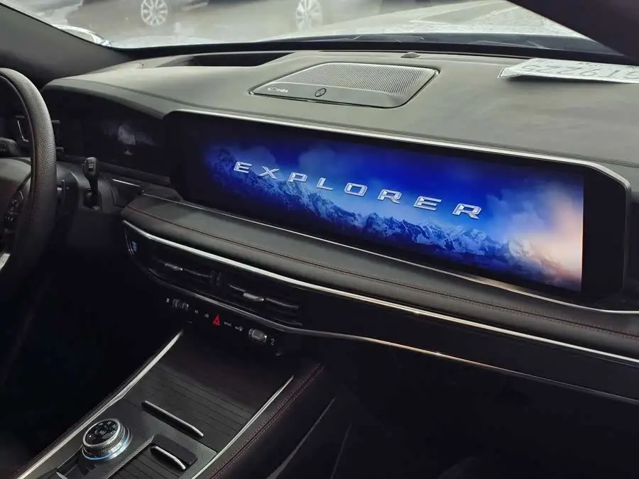 استكشاف 2023 إيكو بوست 285 دفع رباعي ST-LINE 6 مقاعد