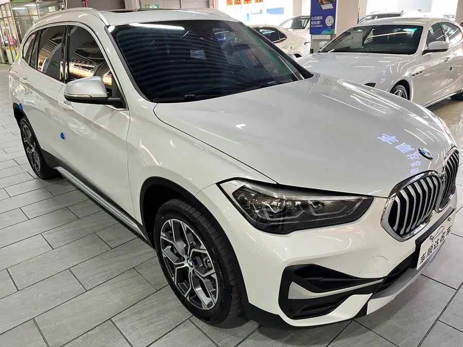 بي إم دبليو X1 2022 sDrive20Li النسخة الفاخرة