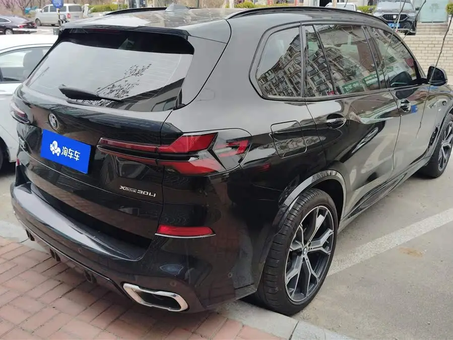 BMW X5 2023 xDrive 30Li M Sport Night Package