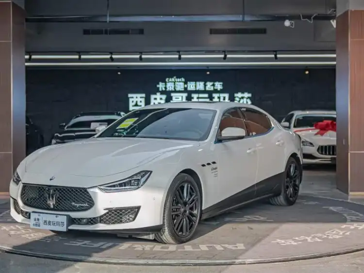 Ghibli 2021 2.0T Operabianca Limited Edition