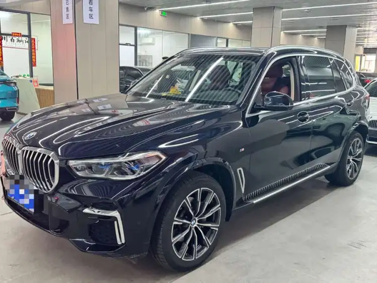 BMW X5 2022 xDrive 30Li M Sport Package