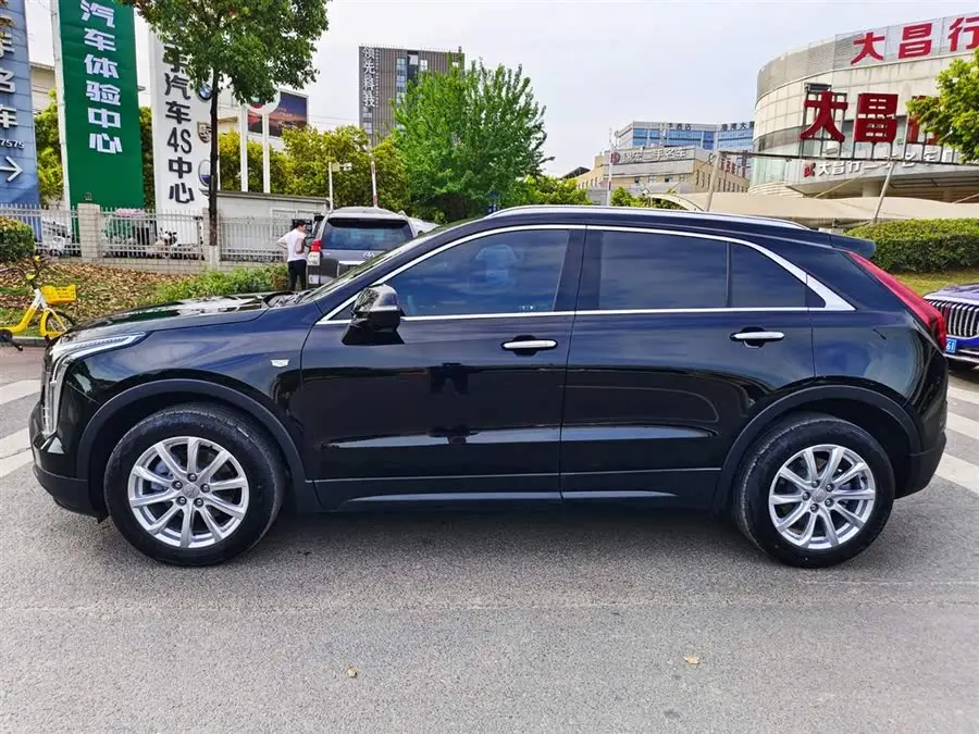 Cadillac XT4 2022 28T FWD Sport Edition