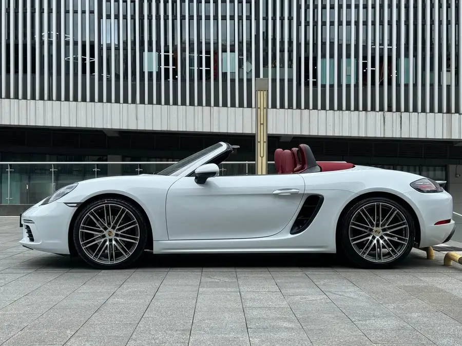 Porsche 718 2020 Model Boxster 2.0T