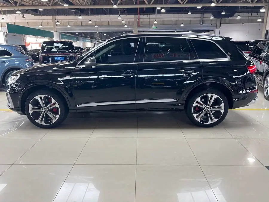 Audi Q7 2023 55 TFSI quattro S Premium