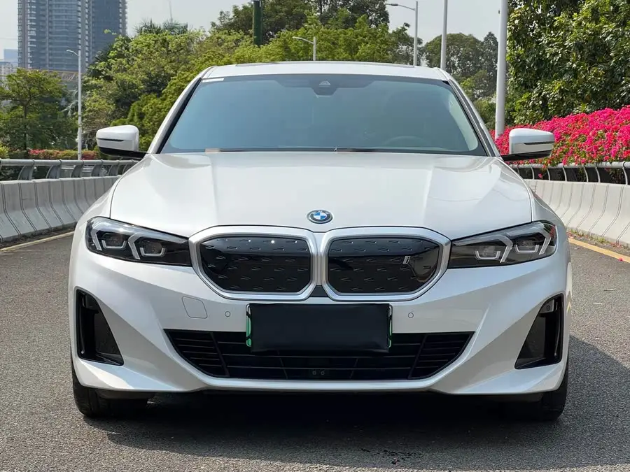 بي إم دبليو i3 2023 eDrive 40 L حزمة الليل