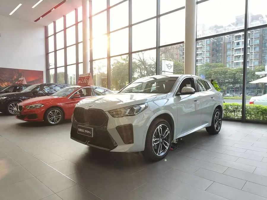 بي إم دبليو X2 (مستورد) طراز 2024 sDrive25i حزمة M الرياضية