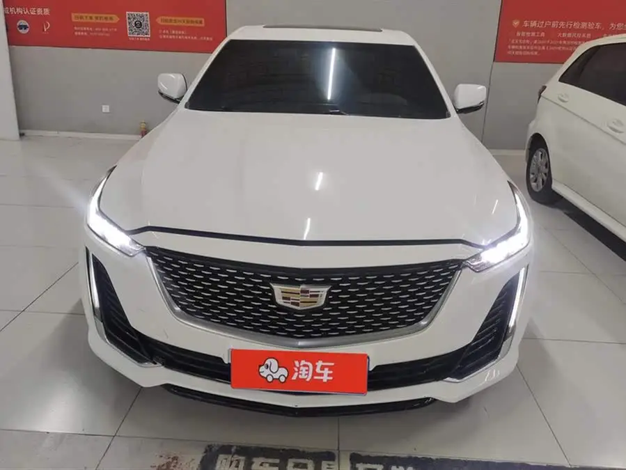 كاديلاك CT5 2021 28T الطراز الفني