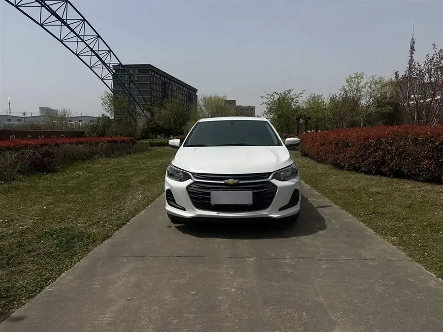 2021 شيفروليه كافاليير 325T أوتوماتيكي إصدار زينيي