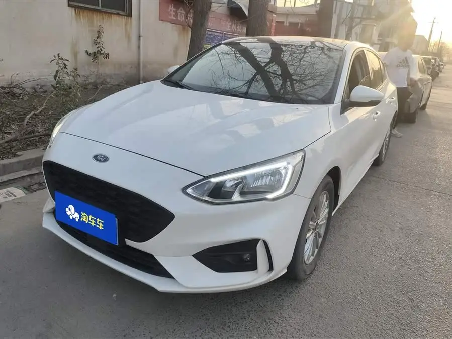 2020 فورد فوكاس سيدان إيكوبوست 180 أوتوماتيك تريند