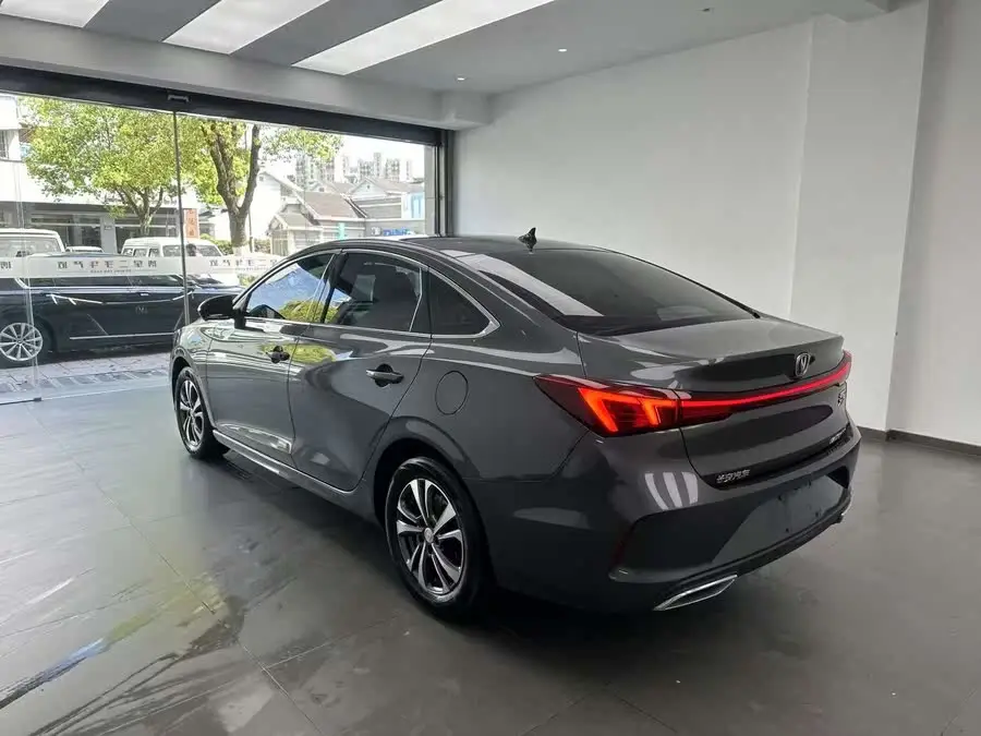 إيدونغ 2022 بلس بلوي ووتر NE 1.4T GDI DCT النسخة المميزة