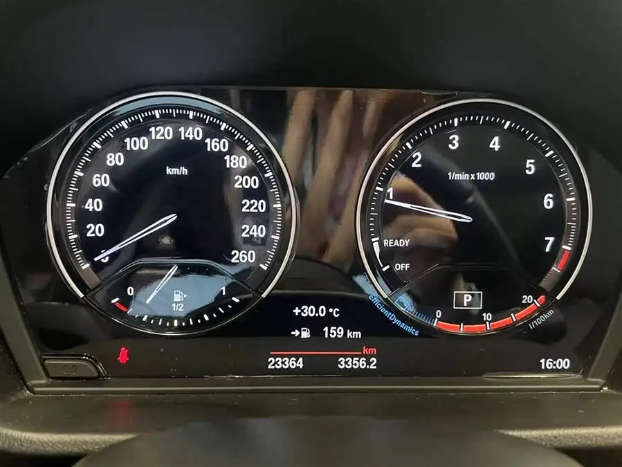 بي إم دبليو X1 2022 xDrive25Li فئة الرفاهية