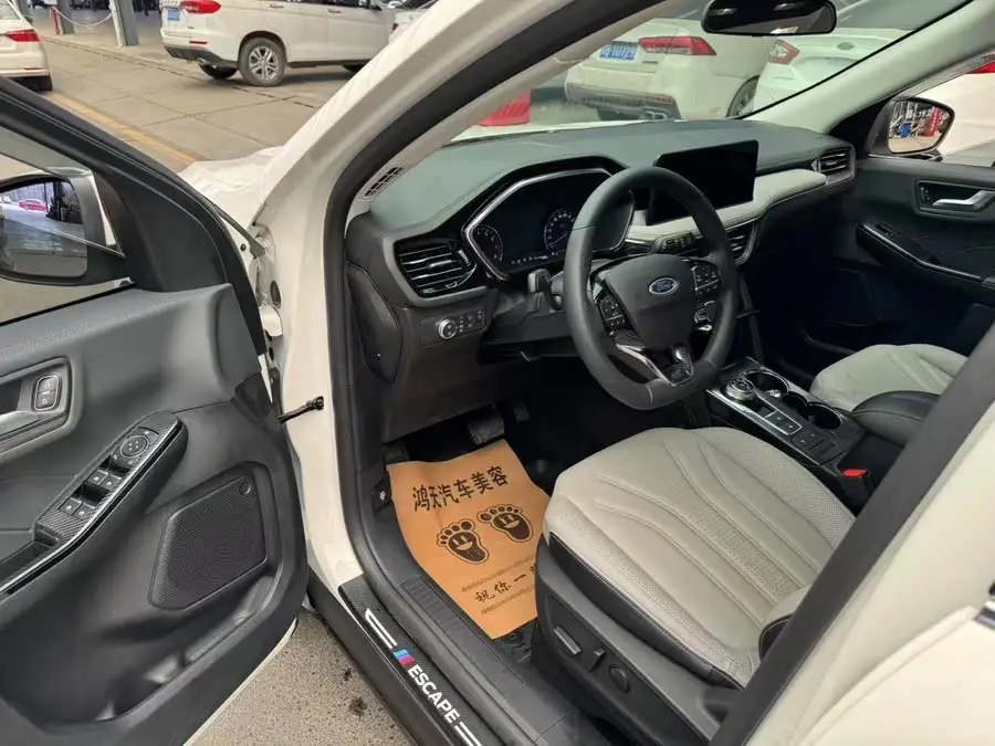 فورد إيسكيب 2020 إيكوبوست 245 دفع ثنائي إصدار يواشينغ