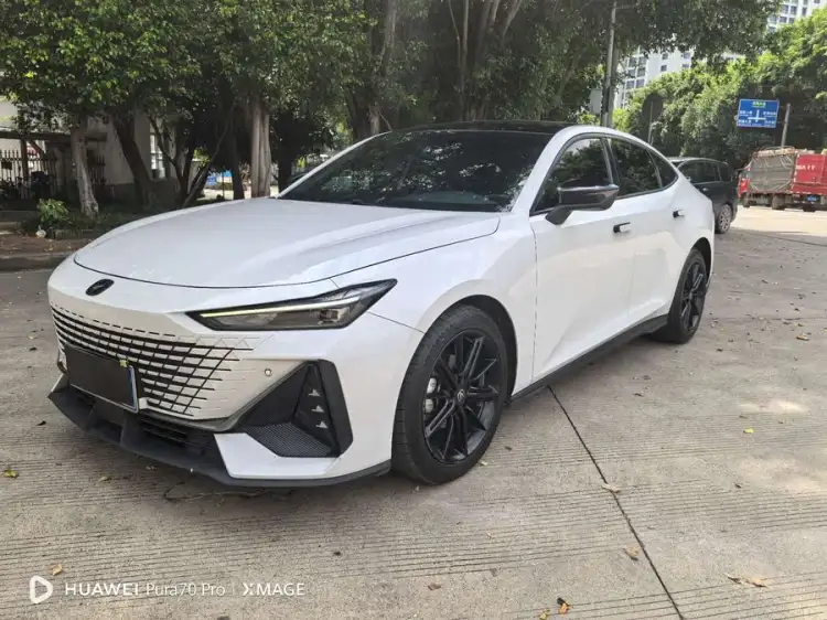 Changan UNI-V 2022 1.5T Premium