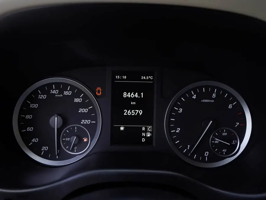 فان فيتو 2018 2.0T النسخة النخبوية 8 مقاعد معيار V