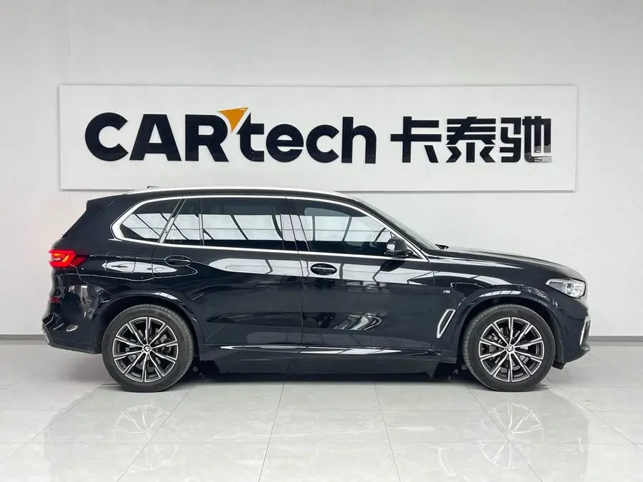 بي إم دبليو X5 2022 xDrive 30Li حزمة M الرياضية الفاخرة