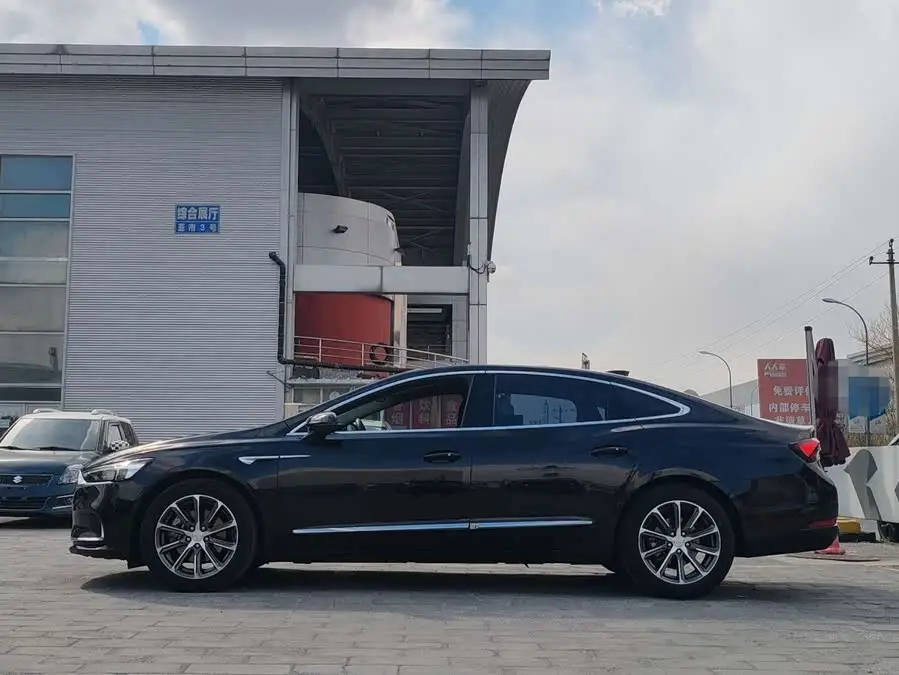 بيوك لاكروس 2020 652T فاخرة