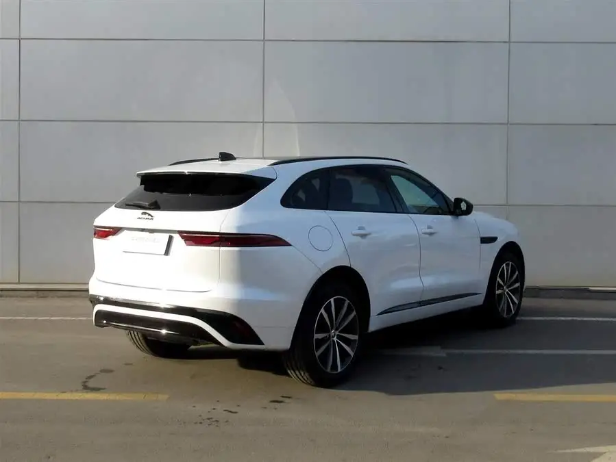 Jaguar F-PACE 2024 P250 R-Dynamic SE