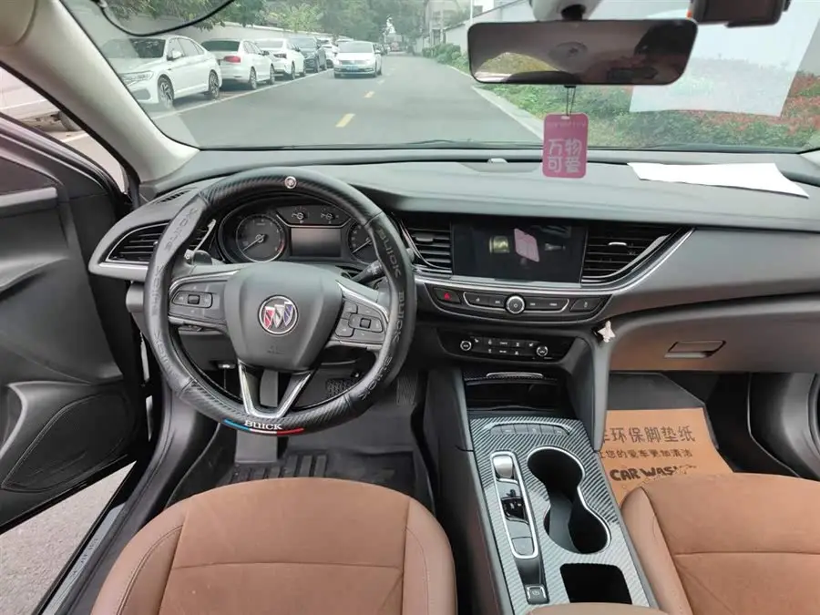 2022 بايك ريجال 552T إصدار ذكي