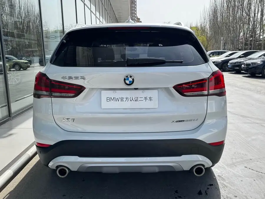 بي إم دبليو X1 2022 xDrive25Li الفاخرة