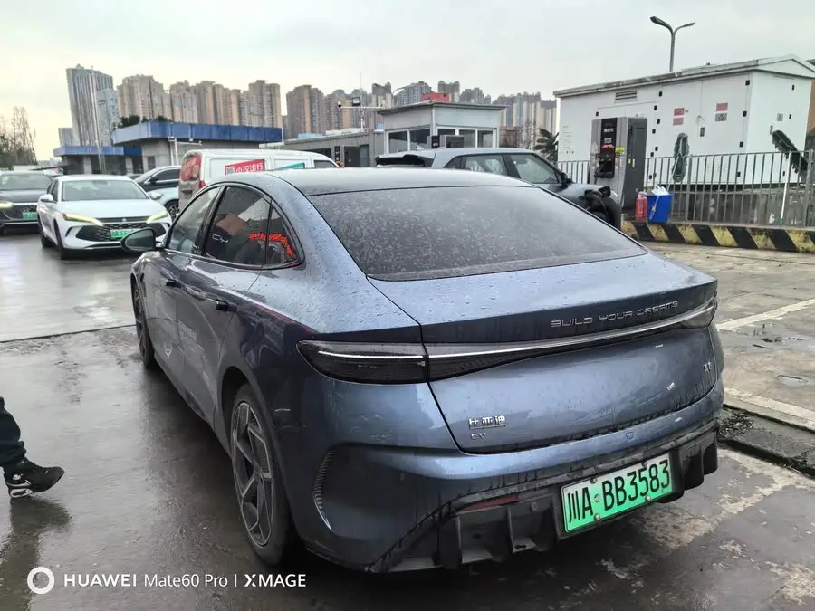 ختم 2024 إصدار المجد نسخة الأداء 700 كم