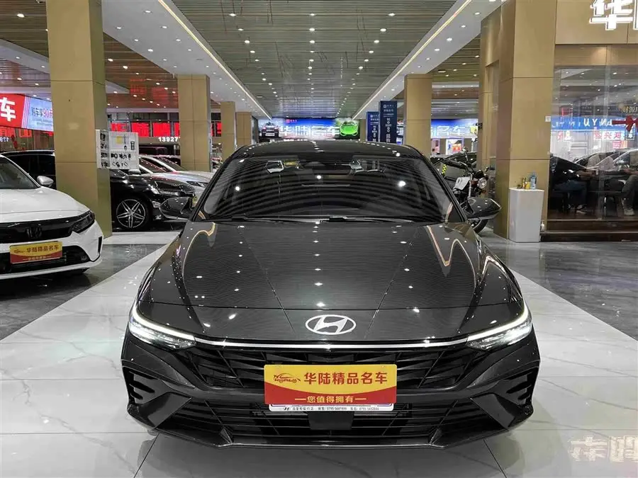 إيلانtra 2023 1.5L CVT LUX النسخة المتميزة