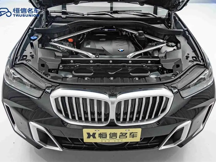 بي إم دبليو X5 2023 xDrive 30Li حزمة M الرياضية