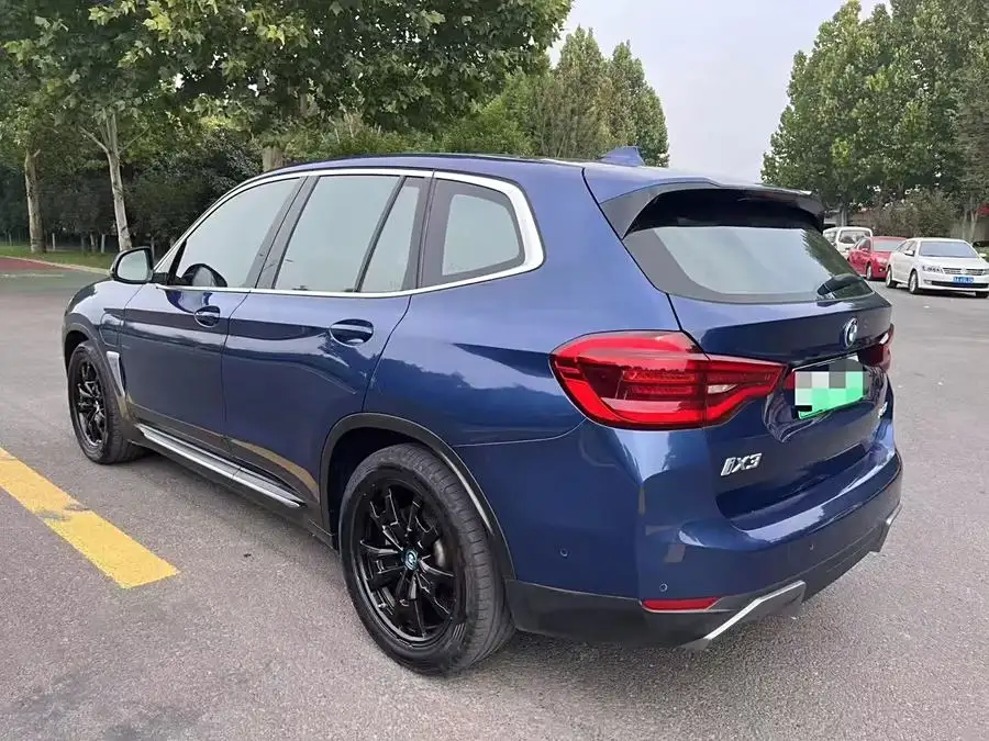 BMW iX3 2021 Leading Edition