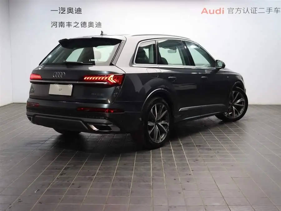 Audi Q7 2023 55 TFSI quattro S line Sport