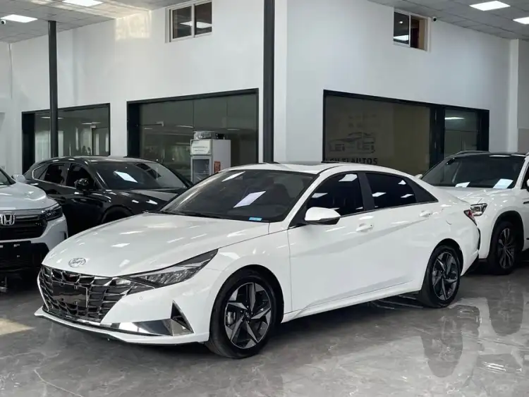 Elantra 2022 1.5L CVT LUX Premium Edition