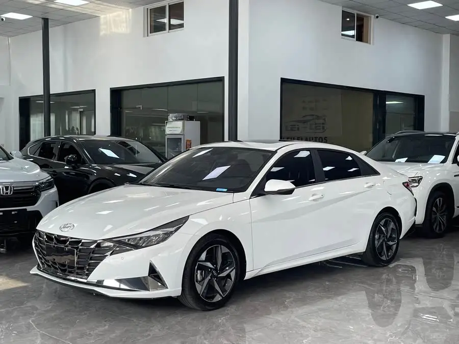 Elantra 2022 1.5L CVT LUX Premium Edition