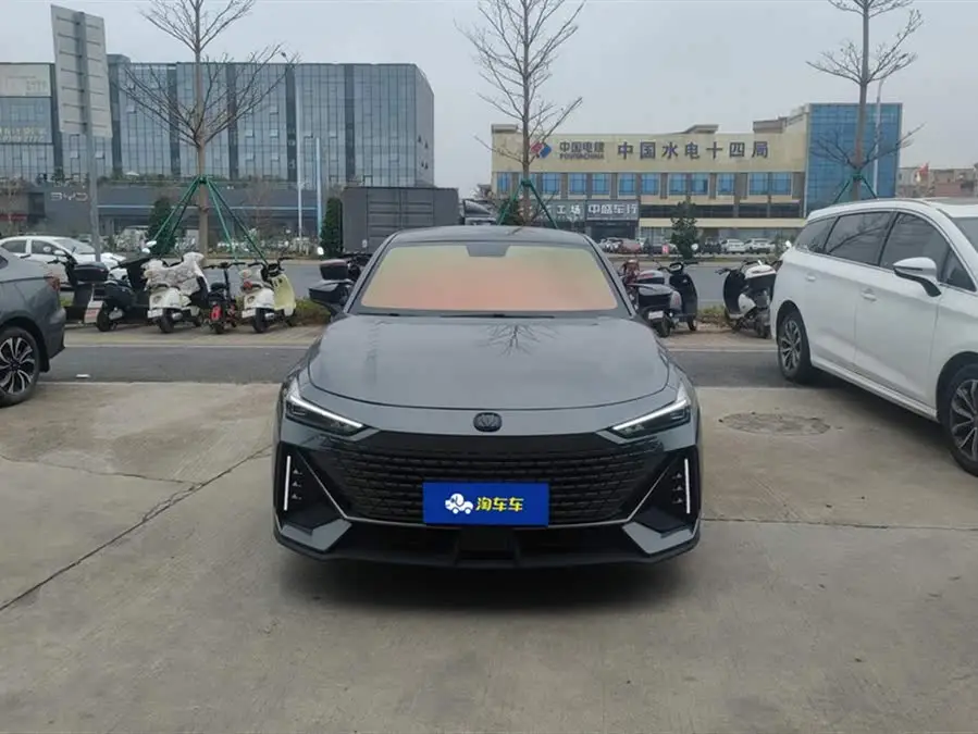 Changan UNI-V 2022 1.5T Premium