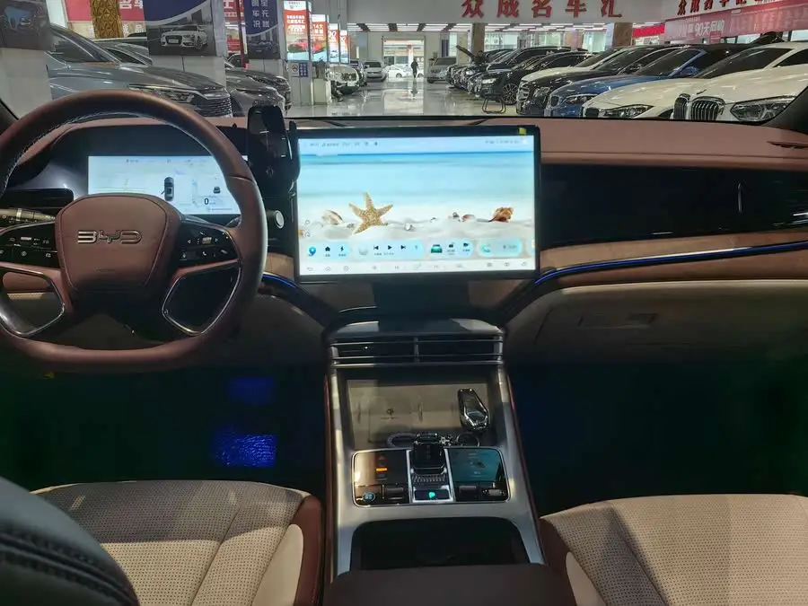 ختم 2023 DM-i 1.5L 121 كم طراز متميز