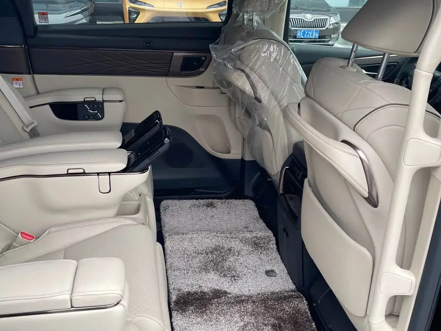 ألفارد 2024 بمحرك مزدوج 2.5 لتر إصدار متميز