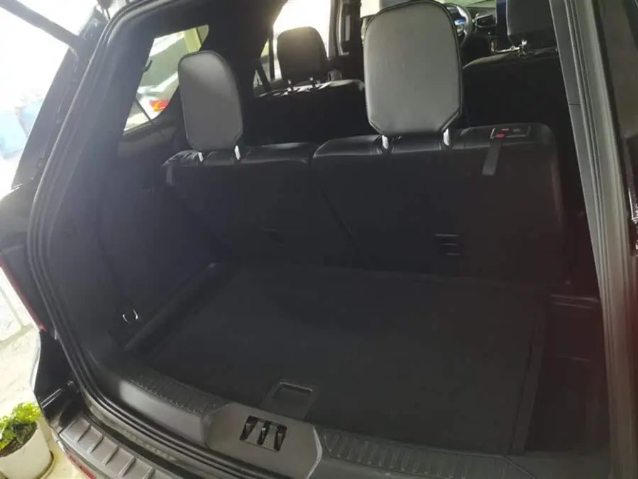 مستكشف 2020 EcoBoost 285 دفع رباعي ST-LINE 6 مقاعد