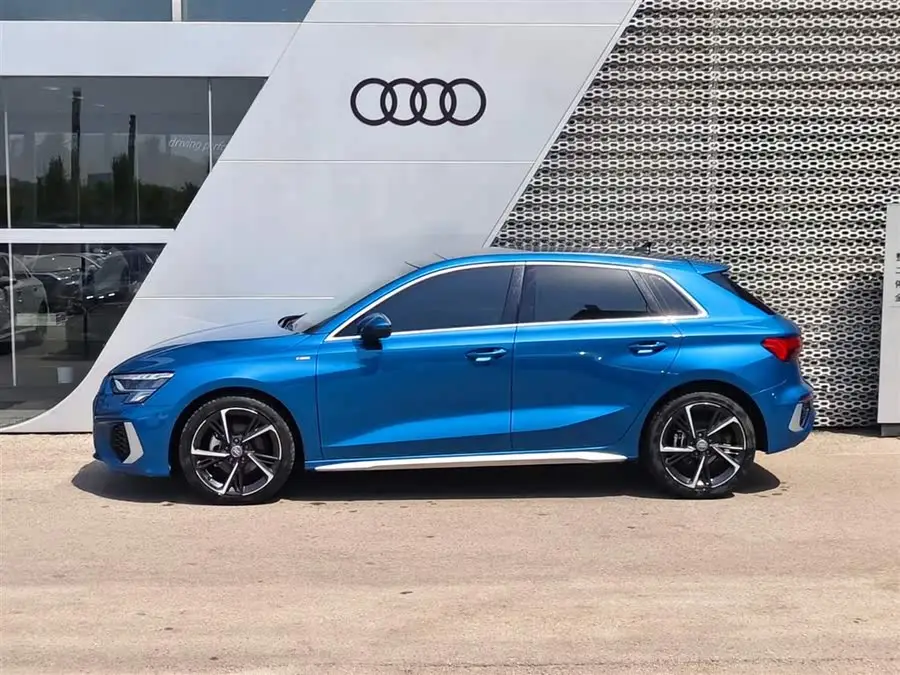 أودي A3 2021 سبورتباك 35 TFSI إصدار الموضة الرياضية