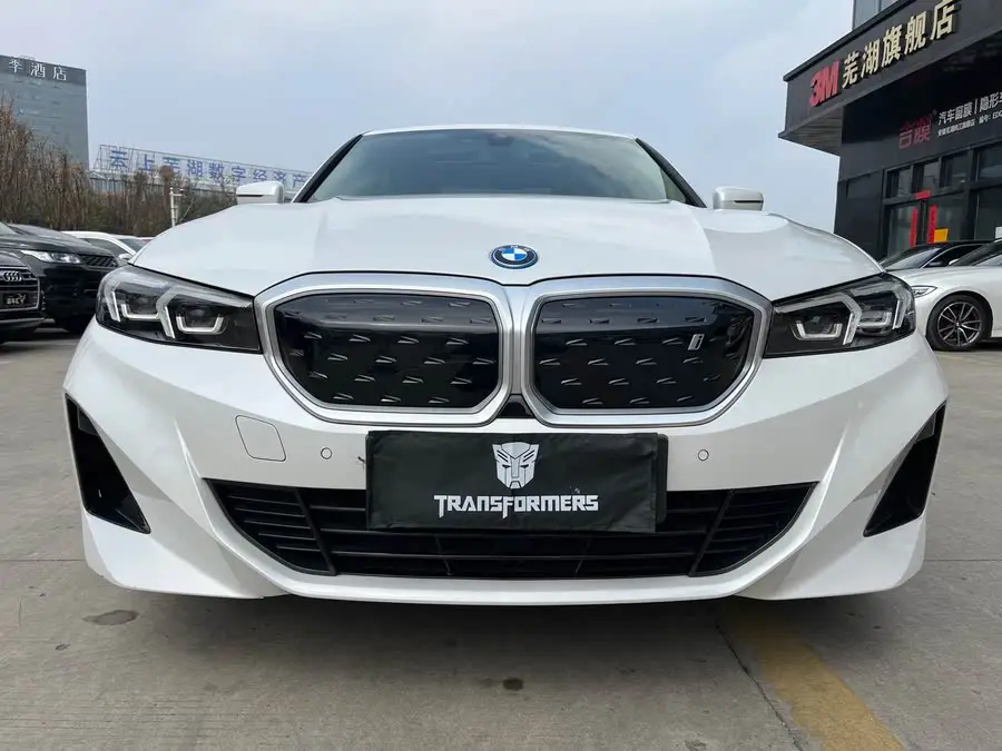 بي إم دبليو i3 2022 eDrive 35 L